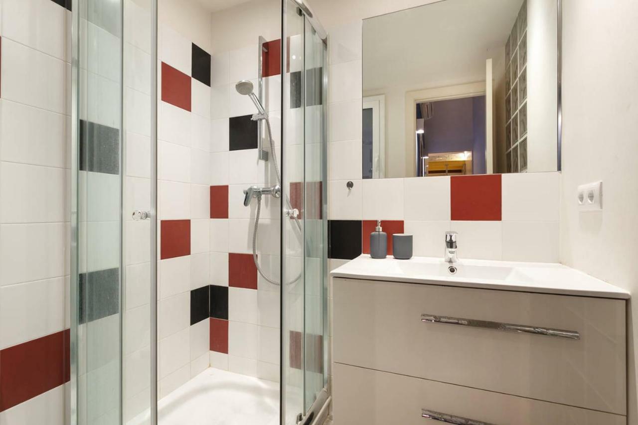 Nice Apartment In Sants Barcelona Bagian luar foto
